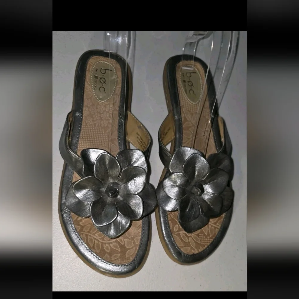 b.o.c. Silver Leather Flower Thong Sandals